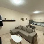Cozy 2 تيرانا