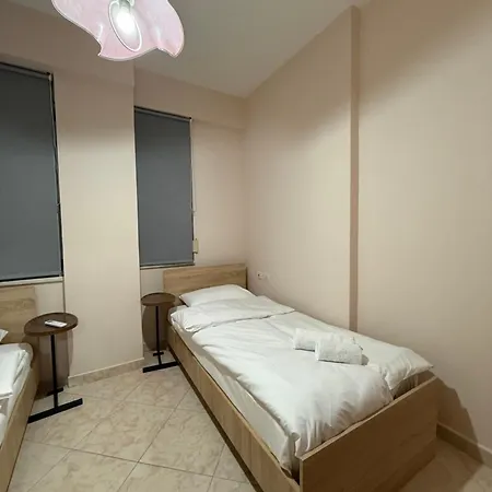 Cozy 2 Apartment Tirana