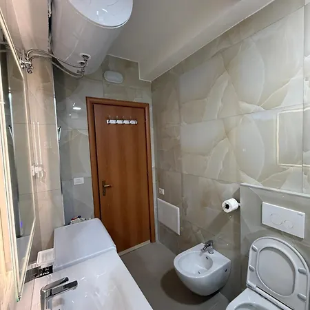 Lägenhet Cozy 2 Tirana